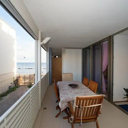 Comfortable Near Beaches 50 M² + Balcony Apartment Gallipoli