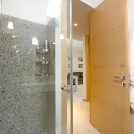 Comfortable Near Beaches 50 M² + Balcony *