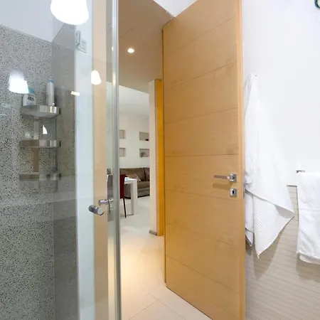 Comfortable Near Beaches 50 M² + Balcony * Gallipoli
