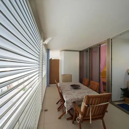Apartment Comfortable Near Beaches 50 M² + Balcony