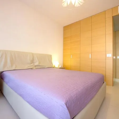 Apartment Comfortable Near Beaches 50 M² + Balcony *