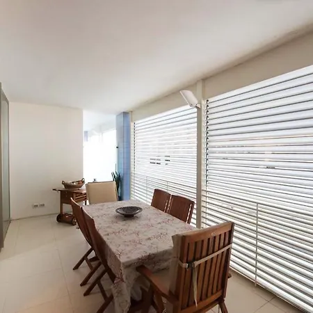Apartment Comfortable Near Beaches 50 M² + Balcony *